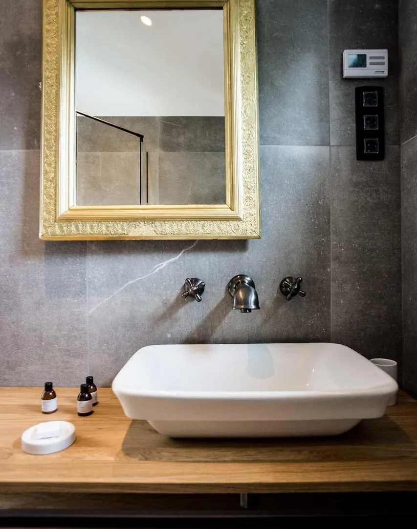 Vault Hotel Ljubljana 4*,